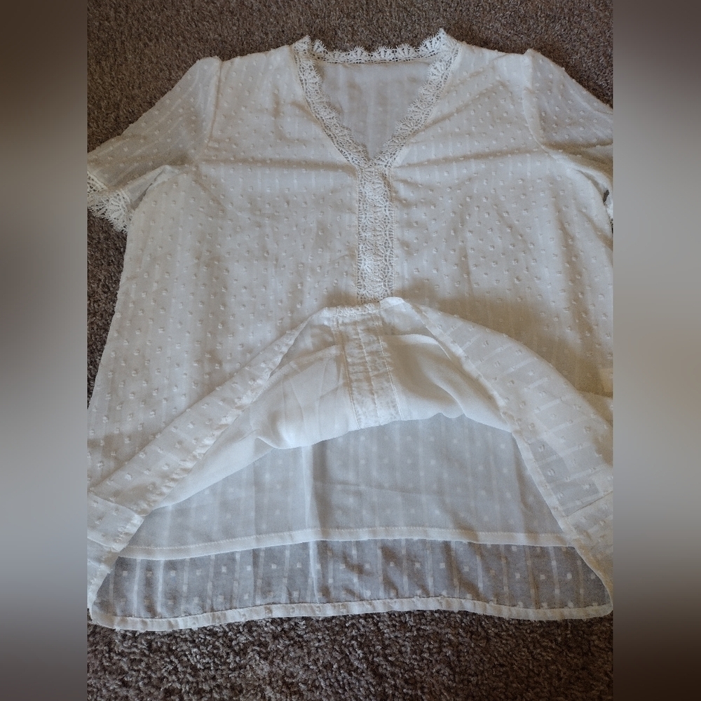 Ivory Lace Trim Top Large NWOT - Picture 9 of 12